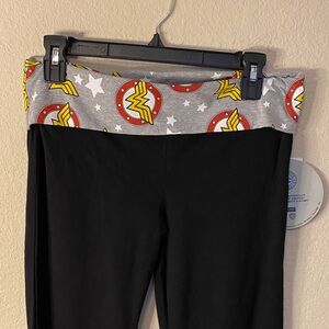 Size XL DC Comics Black Leggings with Gray and Red Wonder Woman Waistband